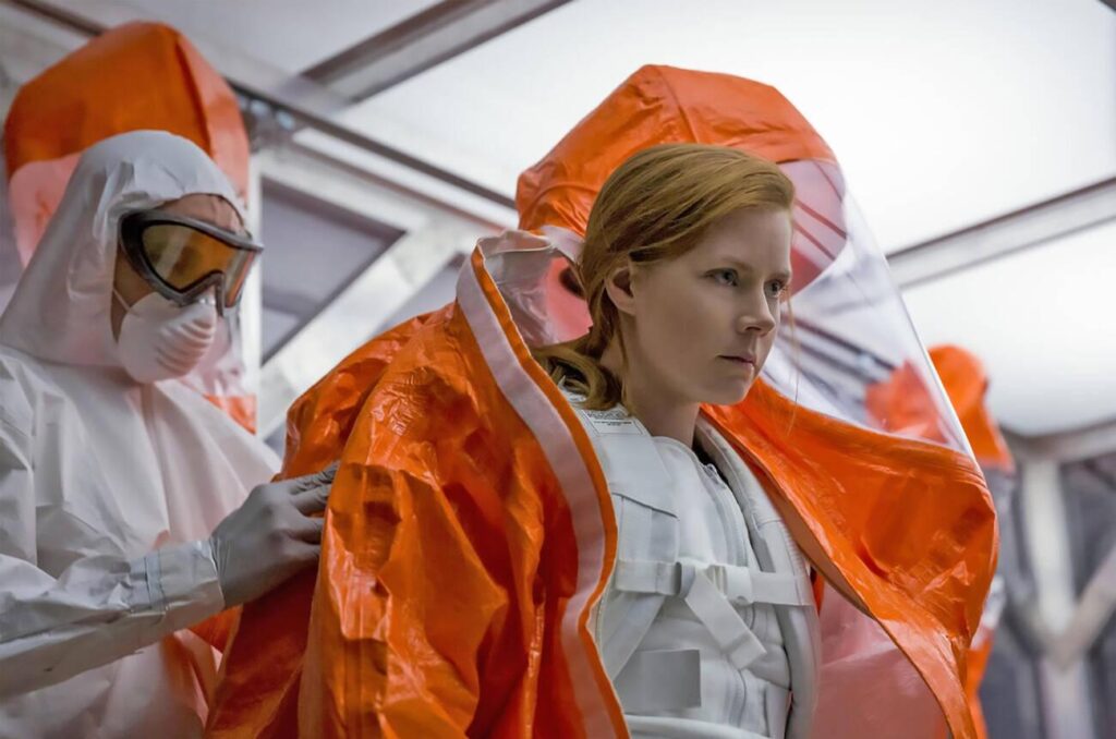 Louise Banks in ARRIVAL 