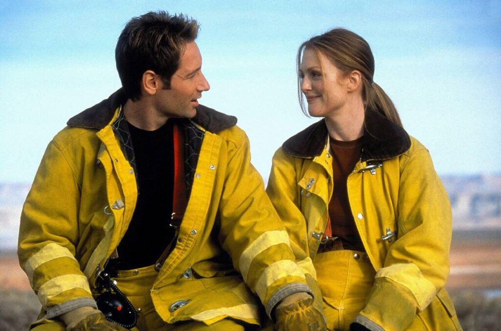 DAVID DUCHOVNY, JULIANNE MOORE, EVOLUTION, 2001